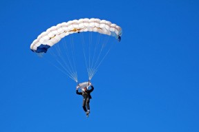 九游官网下载app下载-顶级运动员揭秘：训练技巧助力台球赛场夺冠，职业台球选手训练方法