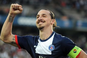 九游娱乐官方-职业生涯新高度：明星球员的年度巅峰表现，职业球员巅峰年龄