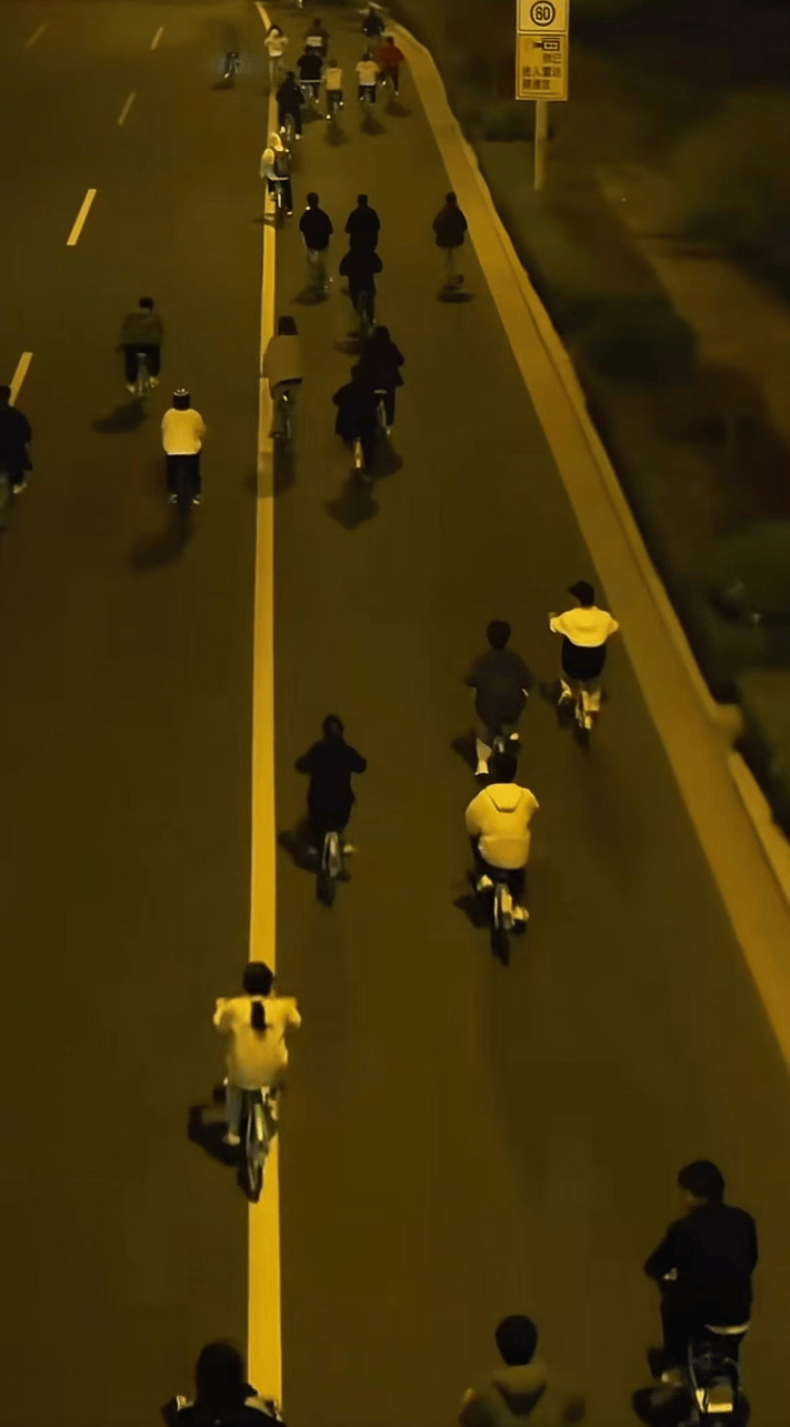 九游体育娱乐-关于夜光自行车骑行赛，灯火辉煌中的运动盛会的信息