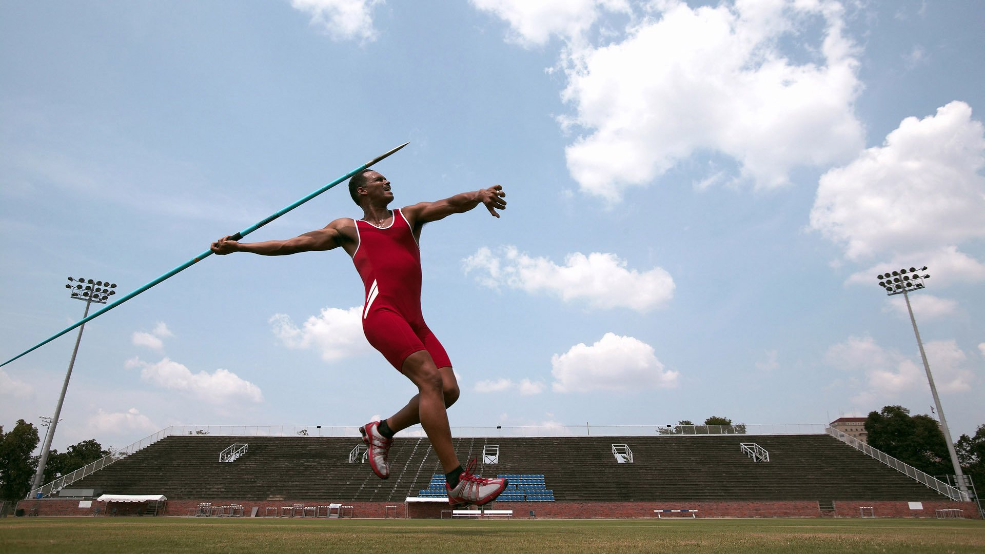 _温布尔登草地赛场发生惊天逆转，年轻球员闪耀全场_，温布尔登冠军